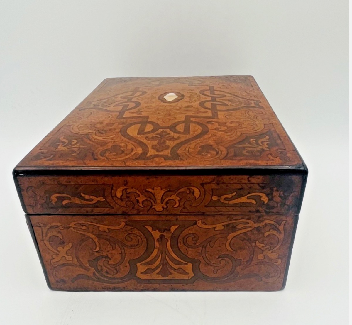 Boîte en bois marquetée avec nacre – Style Napoléon III – XIXe siècle -photo-2