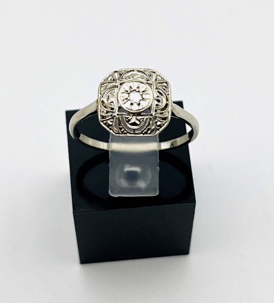 Bague ancienne Art Déco en or blanc 18 carats – motif ajouré – 609004-photo-2