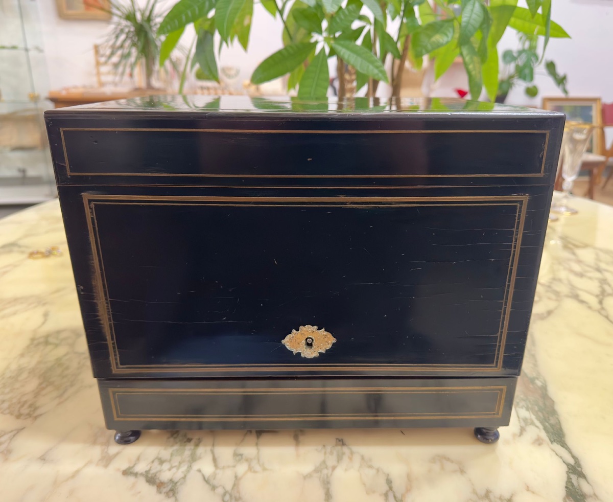 Coffret à liqueur ancien – style Napoléon III – 4 carafes + 15 verres-photo-4