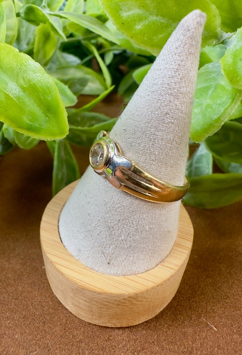 18k Yellow And White Gold Diamond Solitaire Ring -photo-2