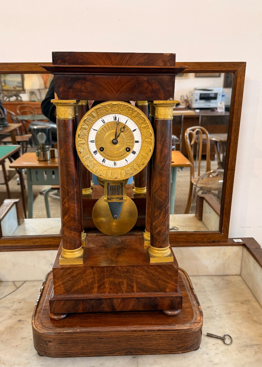 Empire Style Portico Clock In Mahogany And Gilt Bronze Under Globe-photo-2