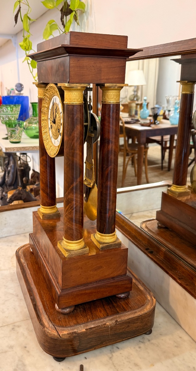 Empire Style Portico Clock In Mahogany And Gilt Bronze Under Globe-photo-3