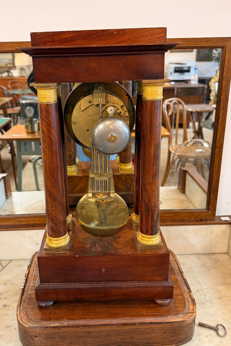 Empire Style Portico Clock In Mahogany And Gilt Bronze Under Globe-photo-5
