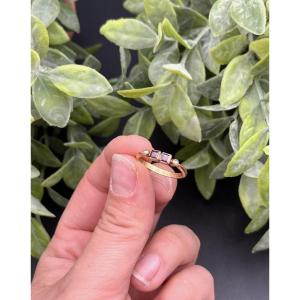 Bague or 18K – Petite pierre rose carrée & deux perles - 