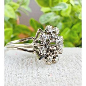 Antique Daisy Ring In 18k White Gold And Diamonds 