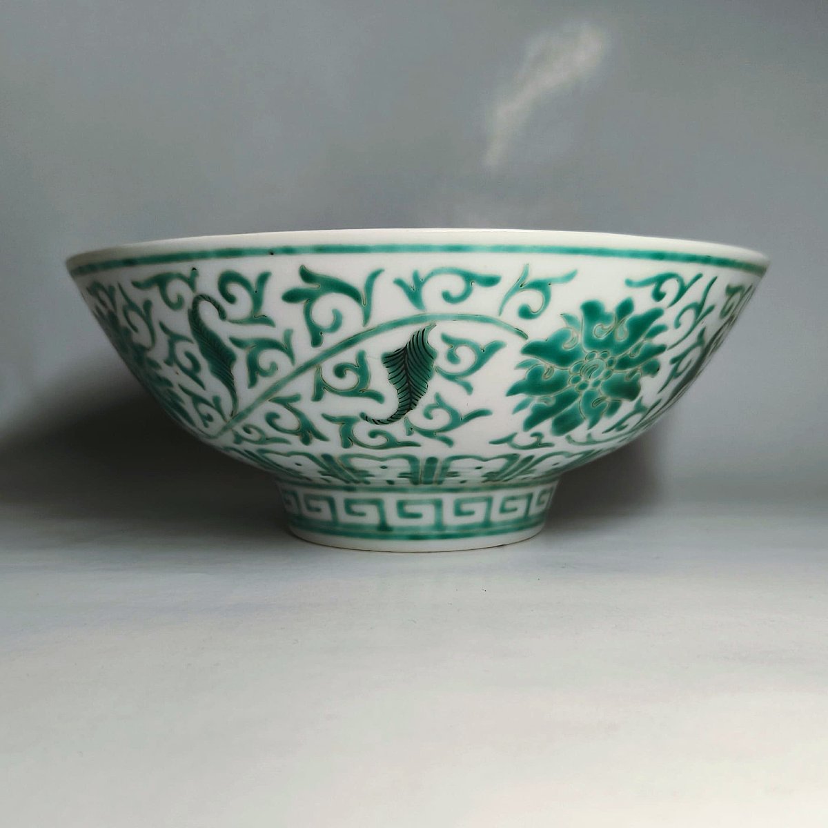 Chine, République, bol à décor de lotus-photo-4