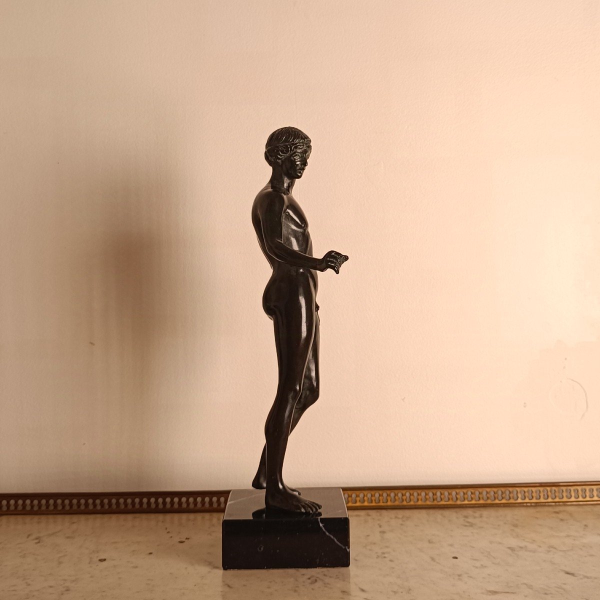 Souvenir Du Grand Tour, Ephèbe Debout en Déhanché, d'Après l'Antique, Bronze Patiné -photo-2