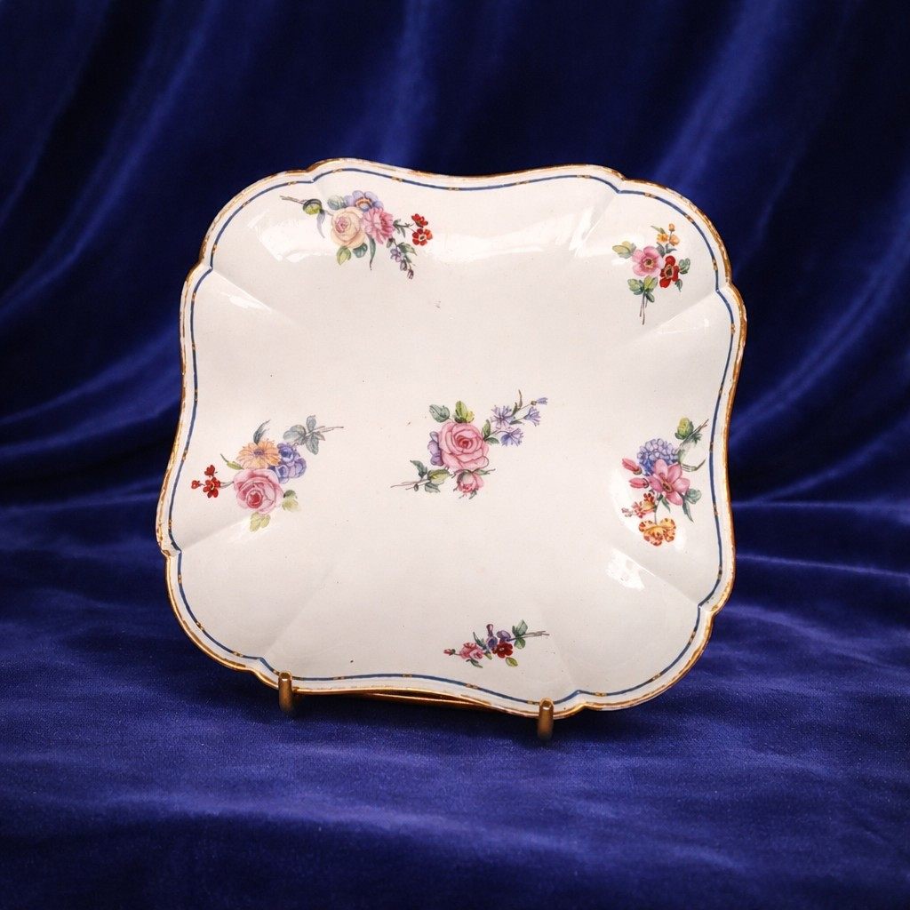 Sèvres, Bowl With Floral Decoration