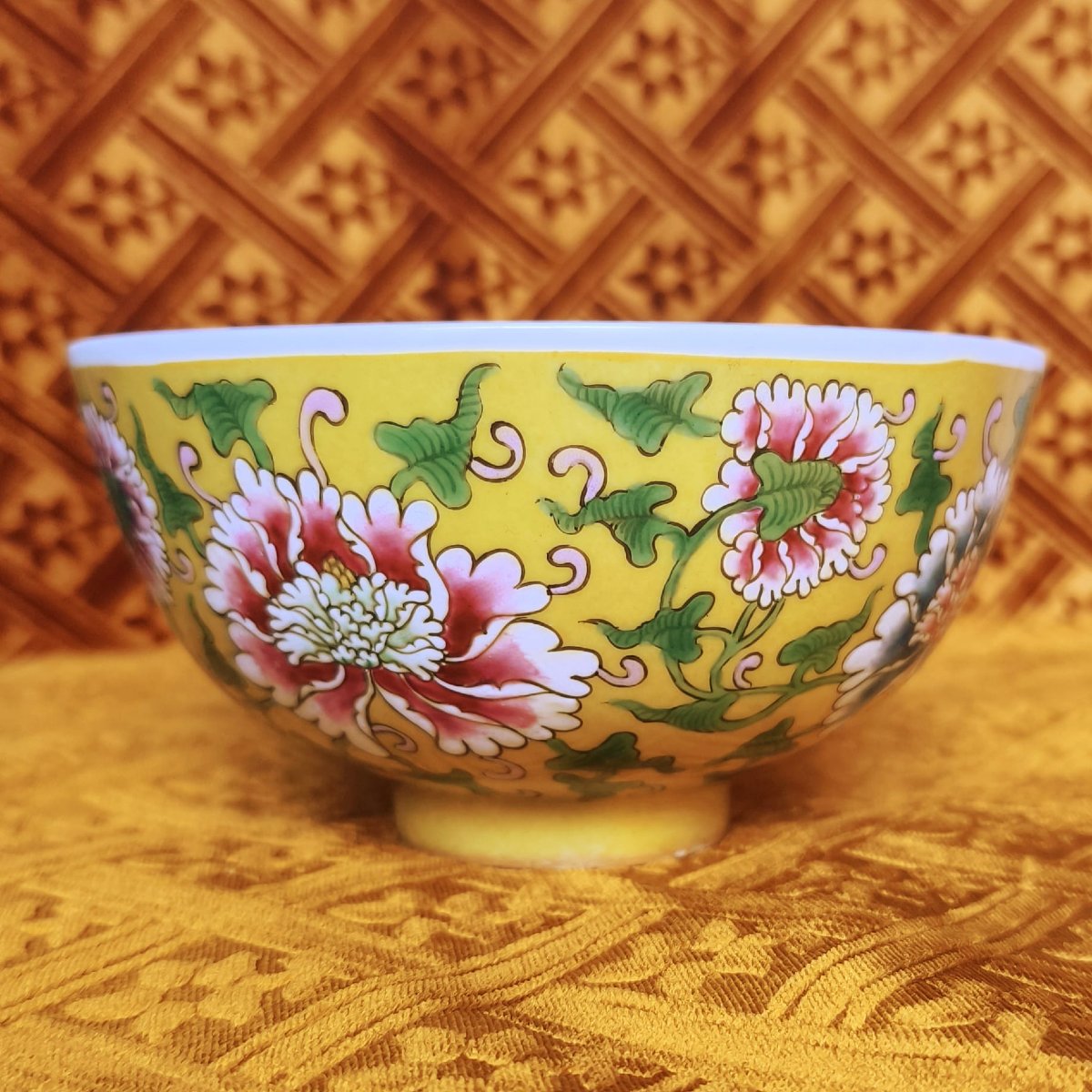 China, Modern, Yellow Family Bowl-photo-4