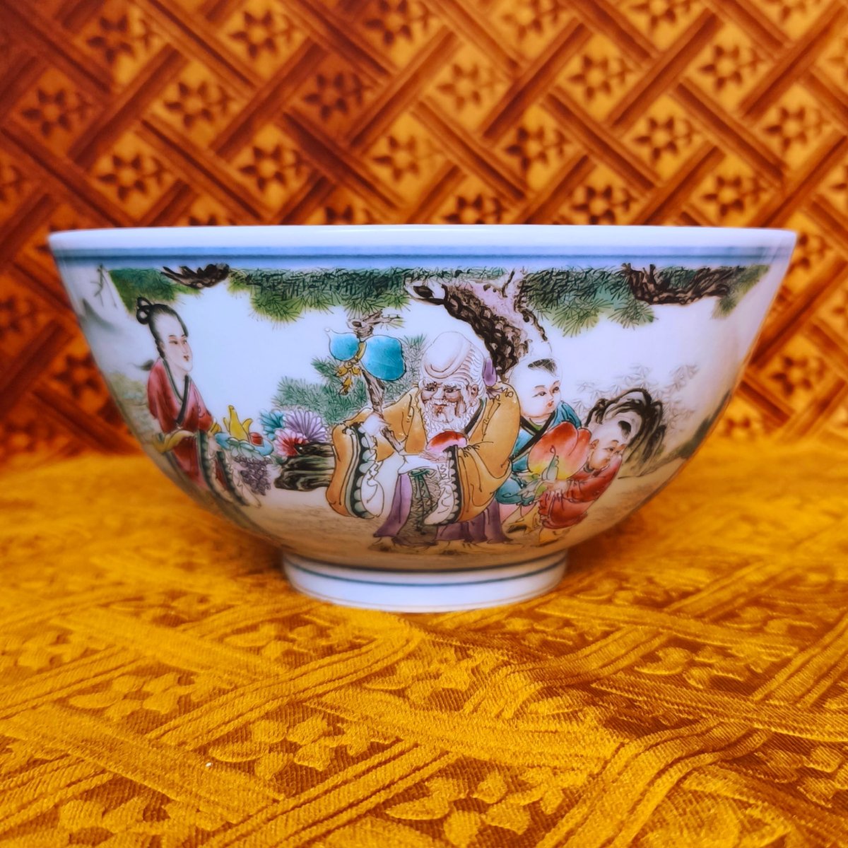China, Republic, "famille Rose" Bowl