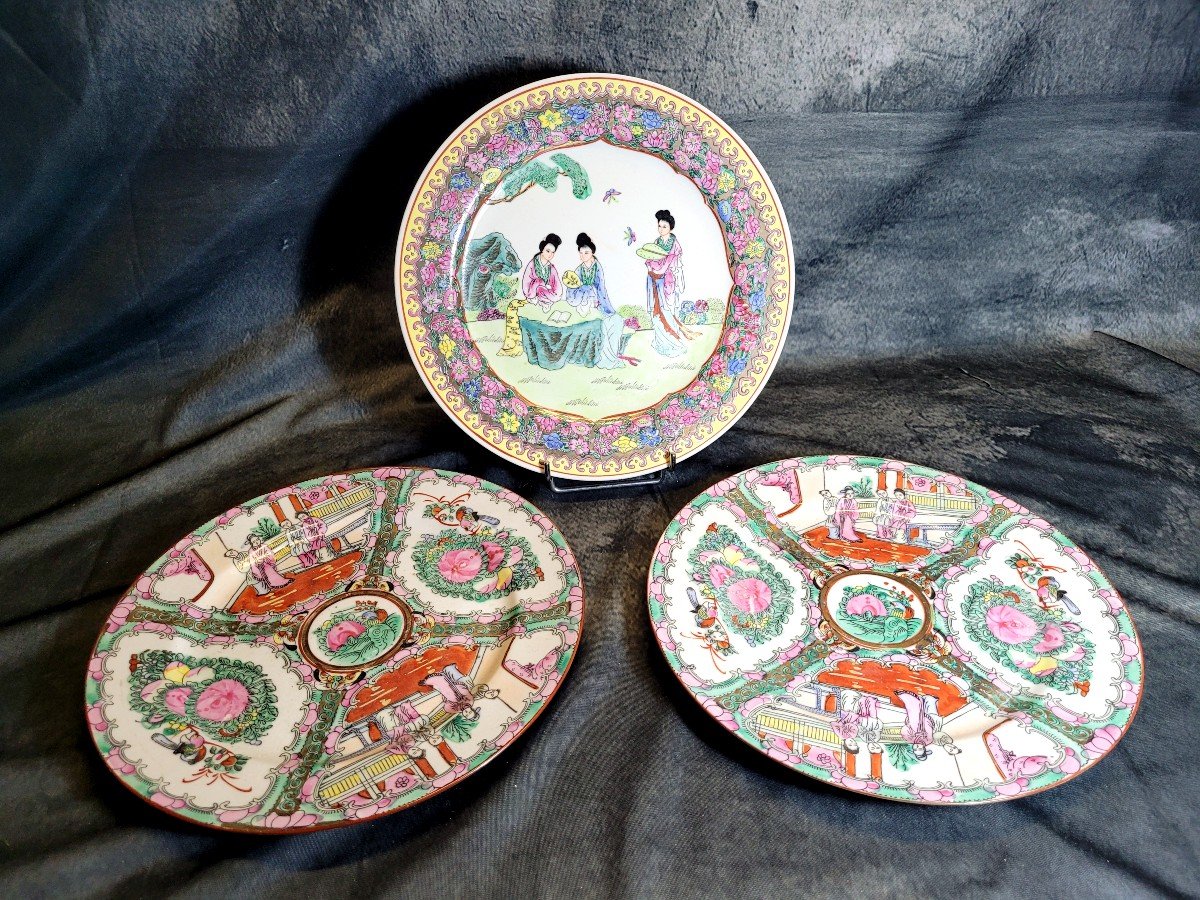 Trio d'Assiettes En Porcelaine De Chine 