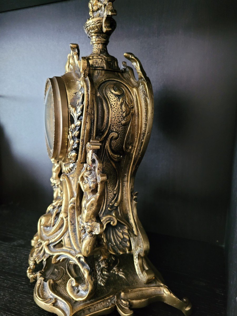 Pendule En Bronze Doré De Style Louis XV -photo-1