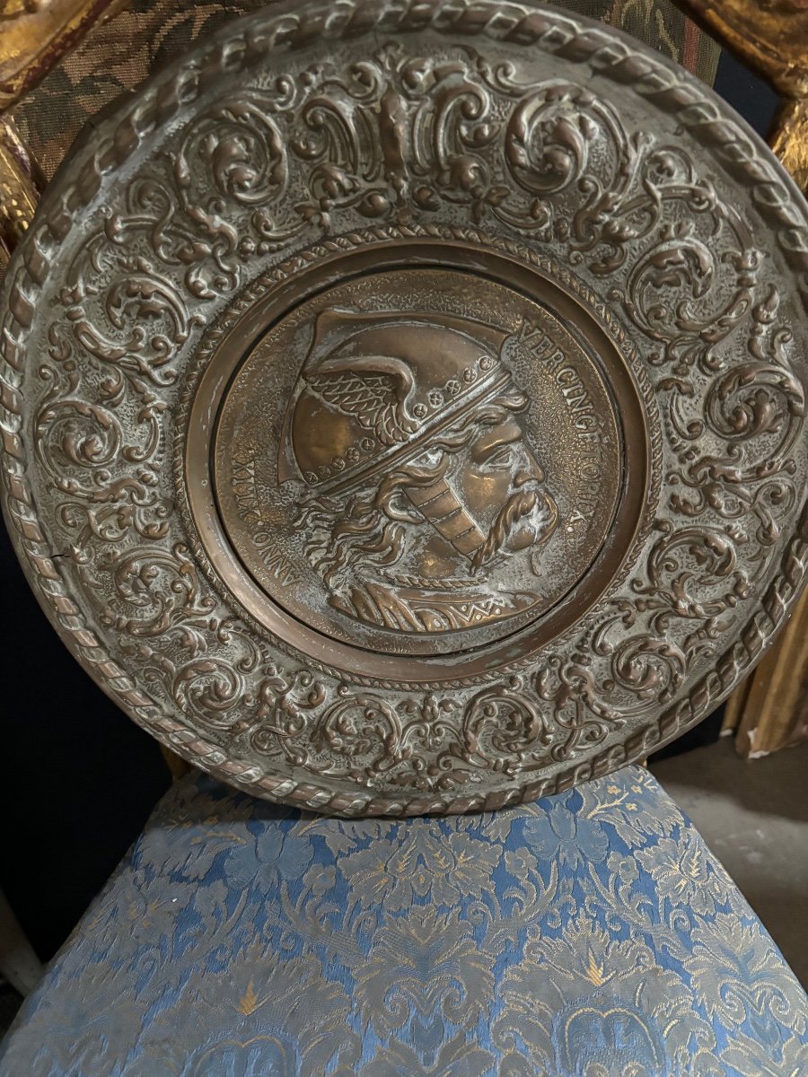 Lot Of 5 Repoussé Copper Dishes From The 19th Century -photo-3