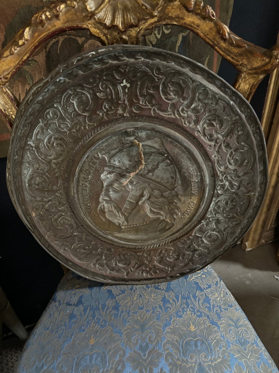 Lot Of 5 Repoussé Copper Dishes From The 19th Century -photo-5