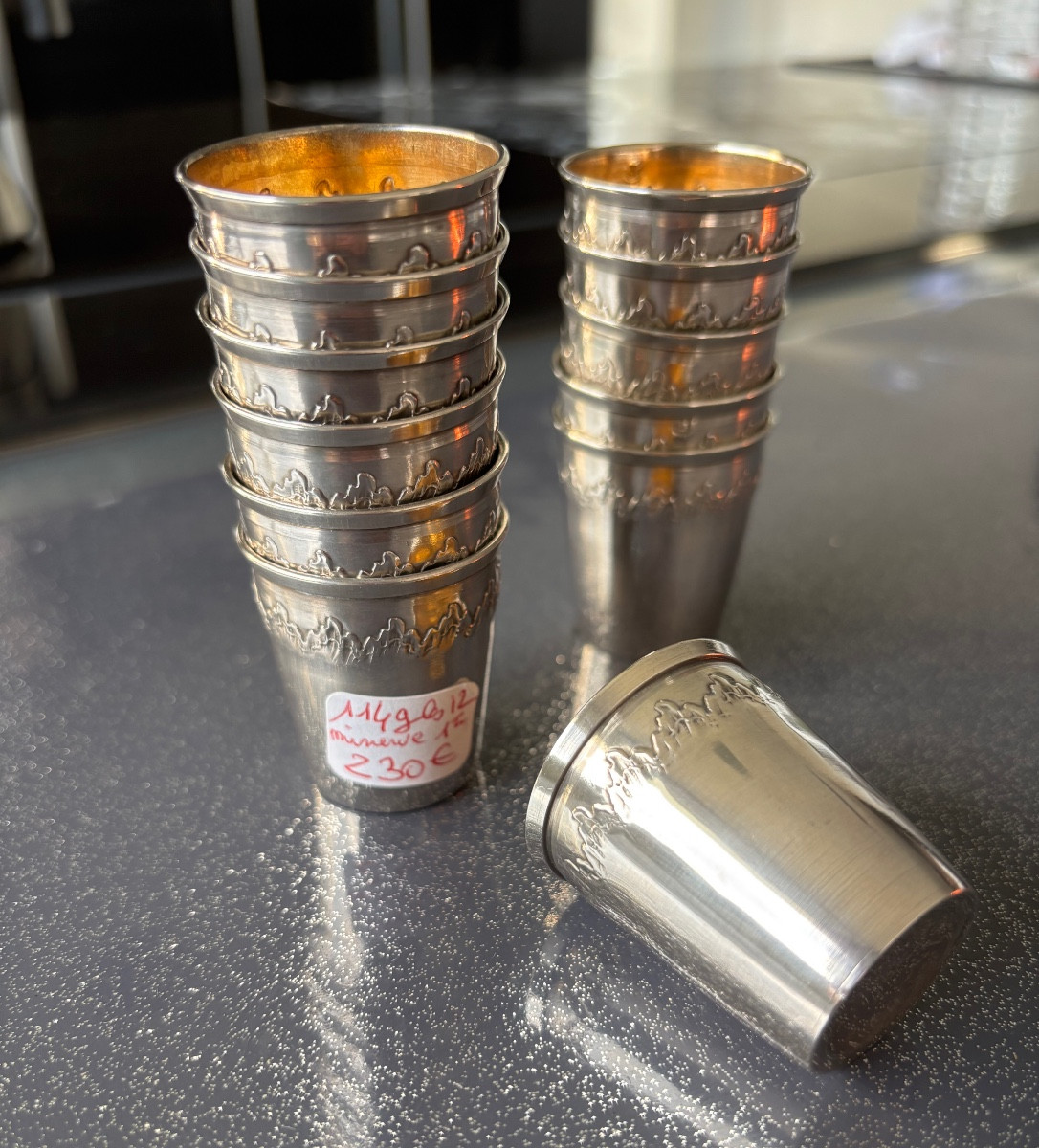 Série de 12 petits verres à liqueur argent massif 