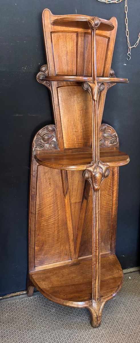 Important Art Nouveau Sellette