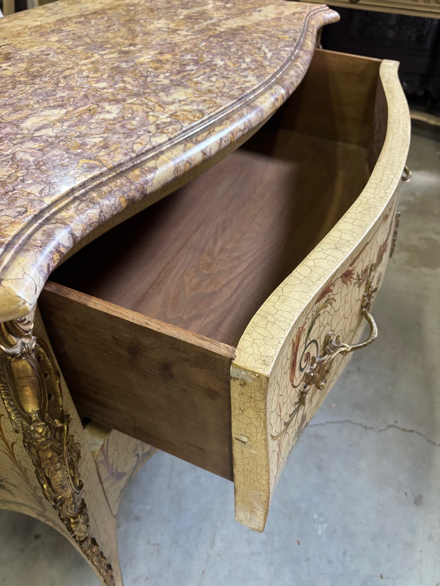 Commode style Louis XV-photo-1