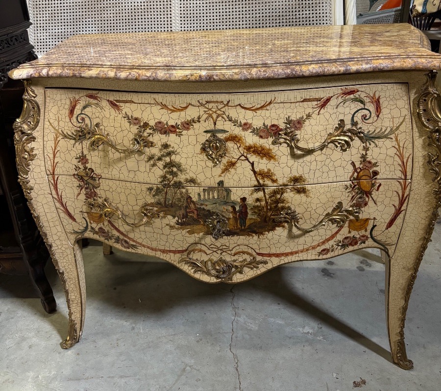 Commode style Louis XV