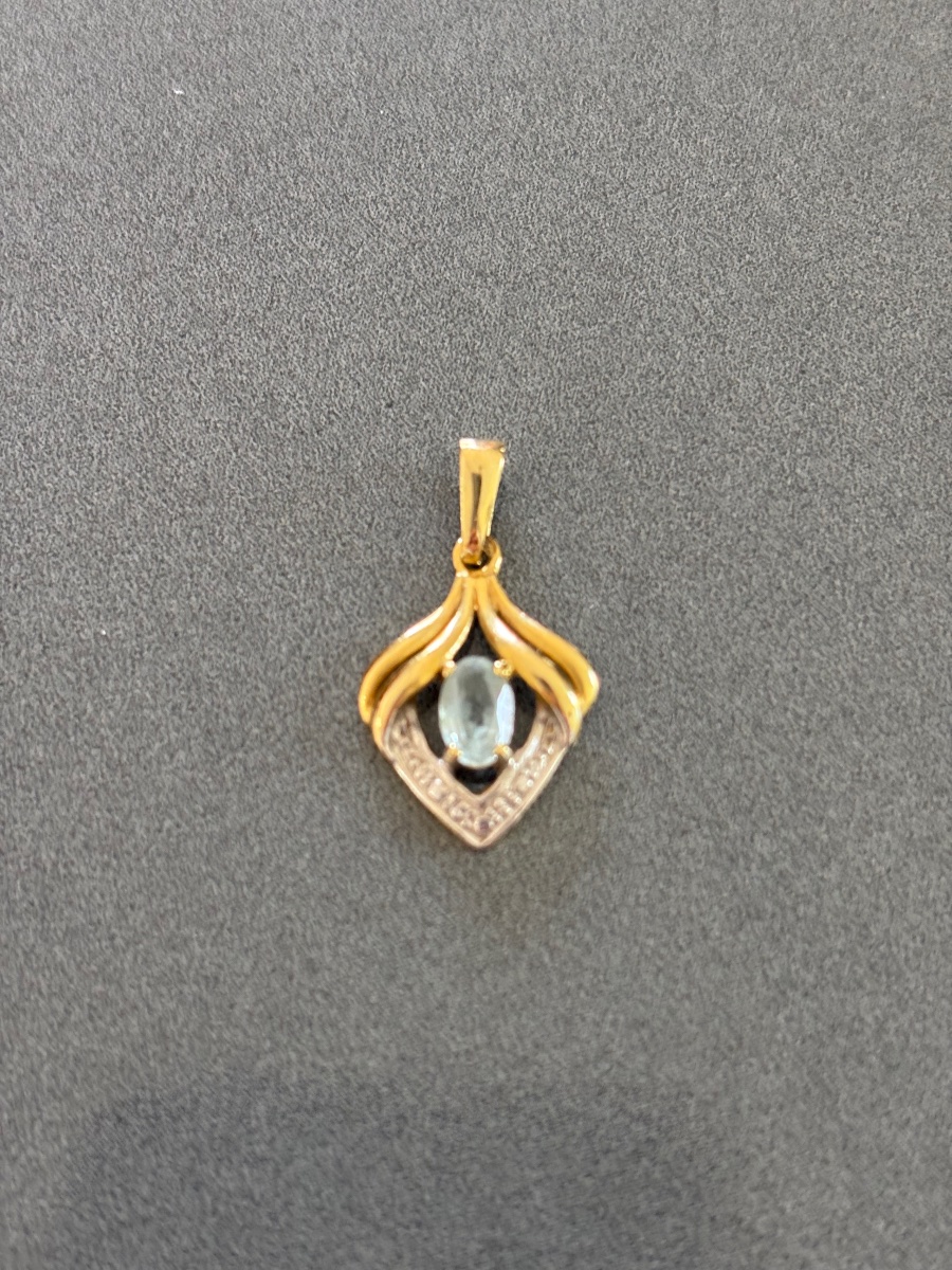Pendentif en or et topaze