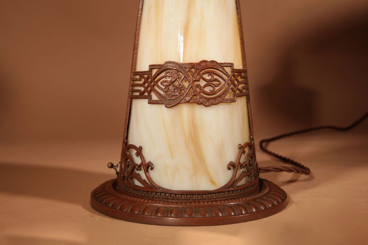 Art Deco Lampe De Table En Verre Américaine Dans Le Style De Bradley & Hubbard Vers 1920.-photo-3