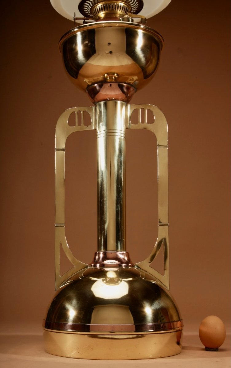 Very Stylish And Rare Secessionist Period Paraffin Brass And Copper Table Lamp.-photo-5