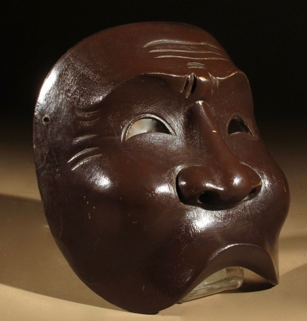 Un Intéressant Demi-masque d'Opéra Nuo Sculpté En Bois, Chine Vers 1920.