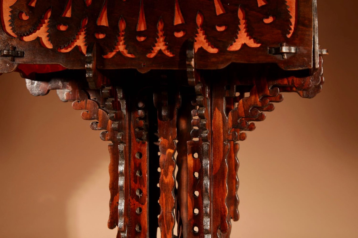 Amsterdam School 1900-20 A Very Impressive And Stylish Fretwork Wooden Table Lamp.-photo-3