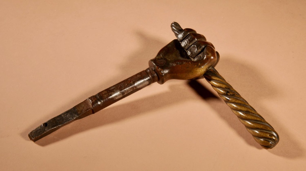 Très rare poignée de porte/serrure simple en bronze, XVIIe/XVIIIe siècle.-photo-3