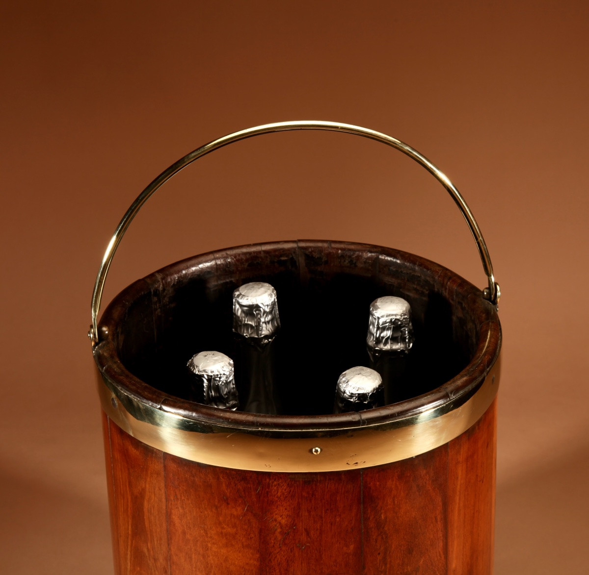 seau à tourbe/porte-bouteille géorgien en acajou et laiton, vers 1780-1800-photo-4