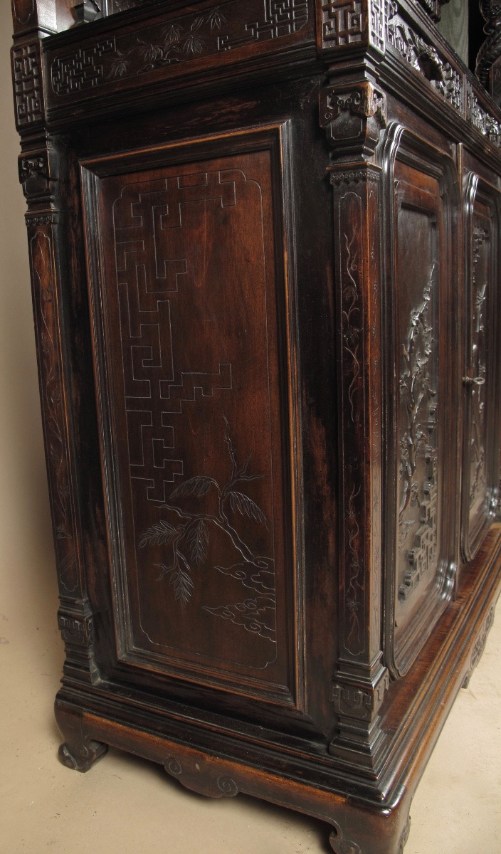  Japonism. Aesthetic Movement.  A Very Interesting European Walnut Cupboard-photo-3