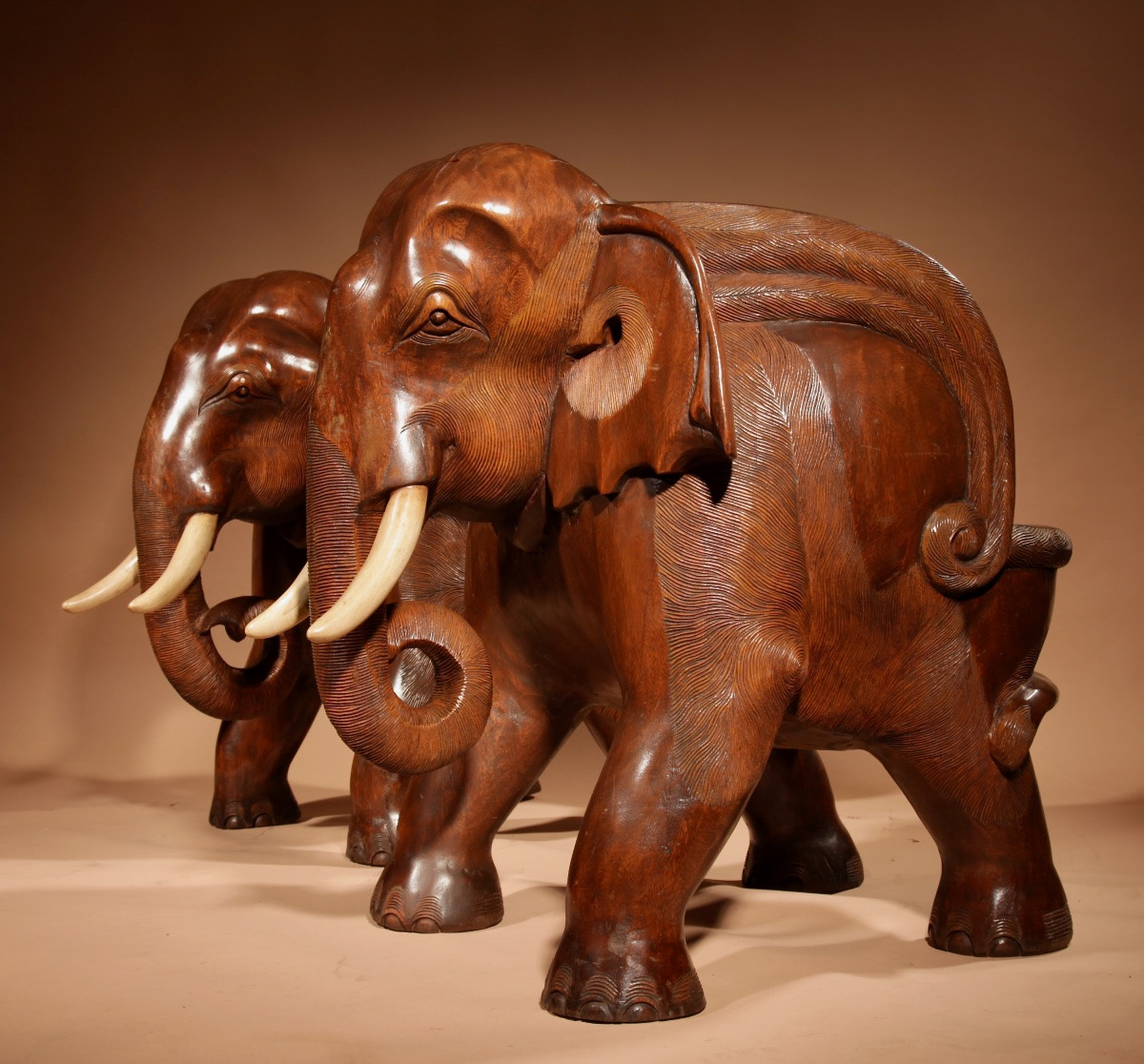 Paire de fauteuils impressionnants en forme d'éléphant, d'époque Art déco.-photo-6