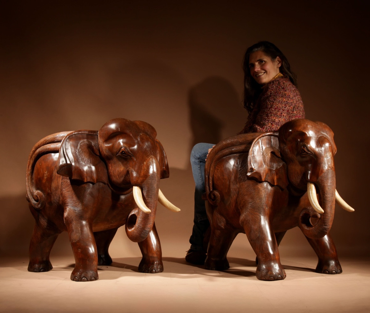  Paire de fauteuils impressionnants en forme d'éléphant, d'époque Art déco.-photo-5