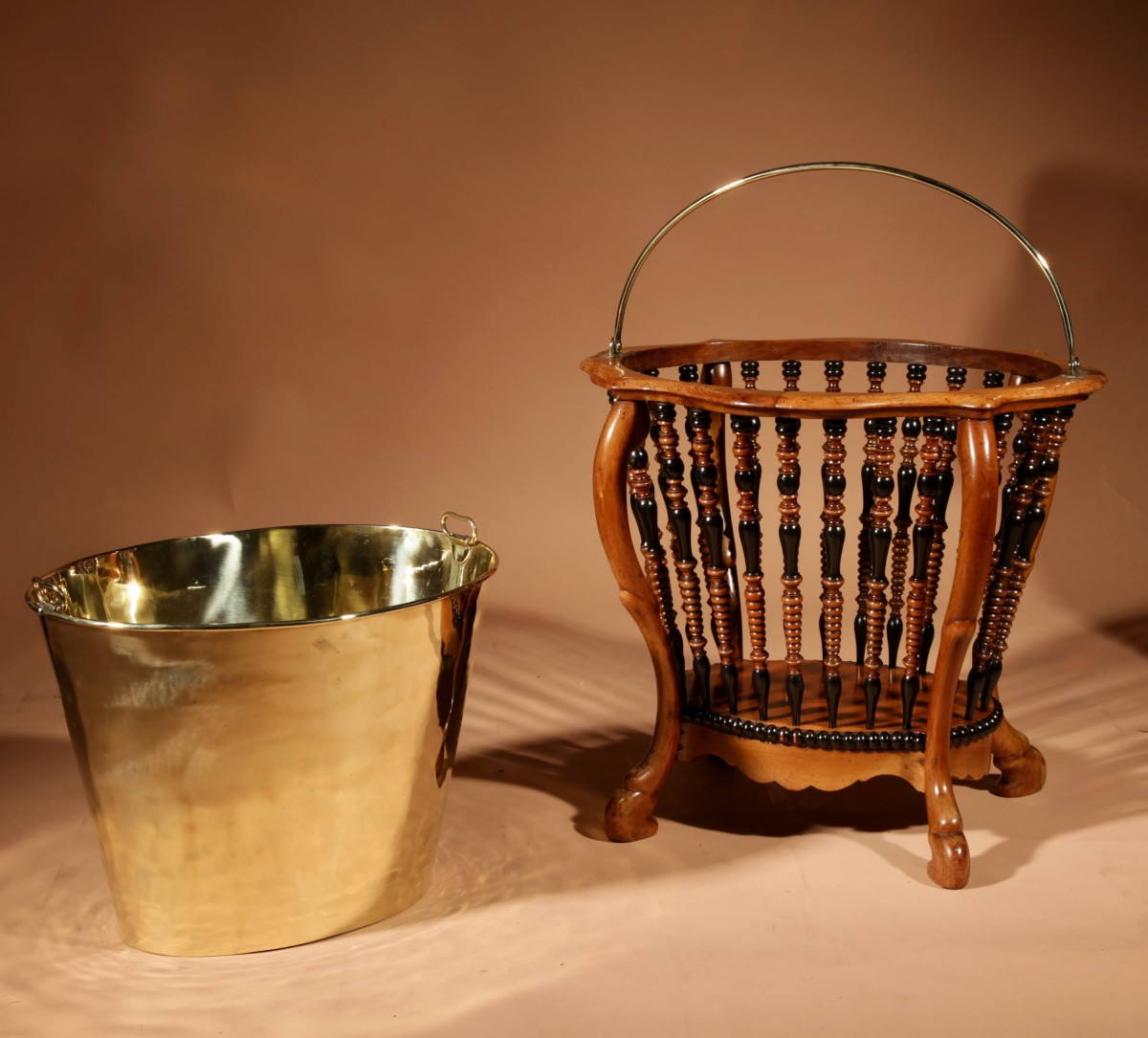 A Victorian Period Magnificent Rare Oval Walnut Peat Bucket / Tea Stove Circa 1850-photo-8