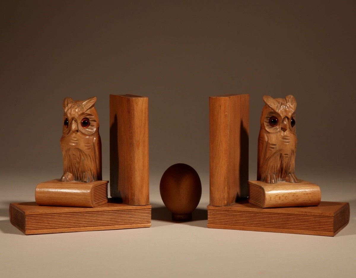 Art Deco Paire de serre-livres amusants en forme de hibou sculpté, Forêt-Noire, vers 1920-photo-2