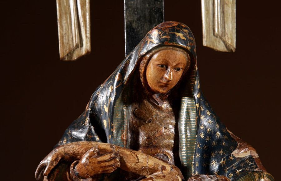    A Fine Spanish Pieta Circa 1750.-photo-3