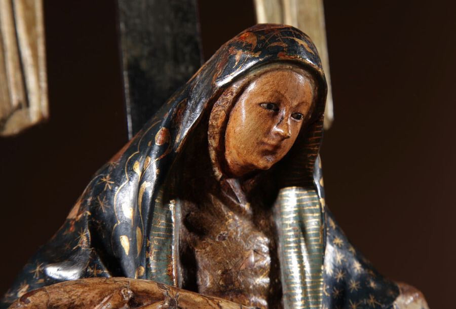    A Fine Spanish Pieta Circa 1750.-photo-3