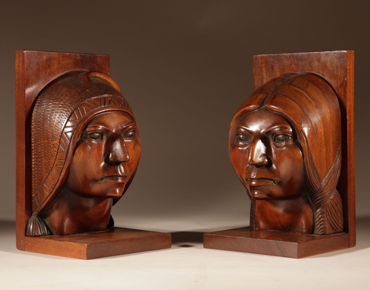 Paire de serre-livres sculptés Art Déco en bois dur, signés V. Ramirez, Bolivie, vers 1920-1940-photo-2