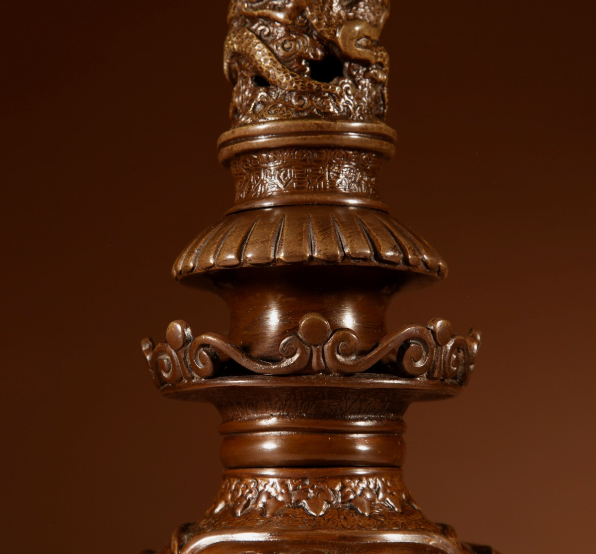 Lampe de table japonaise originale en bronze, ornée d'éléphants, époque Meiji (1868-1912).-photo-3
