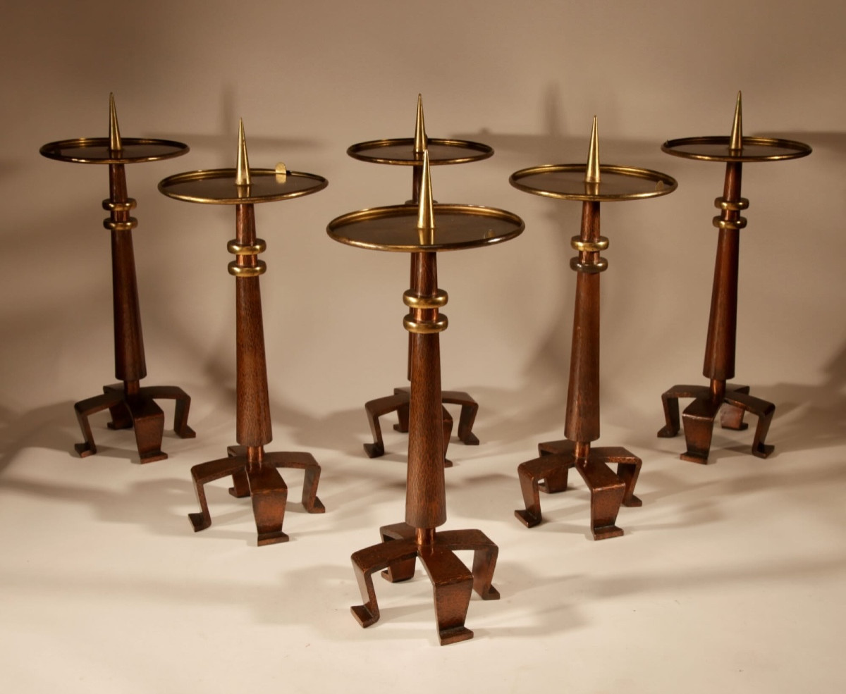  Six grands  bougeoirs à picots en cuivre et laiton, de style Art nouveau/Art déco, école 