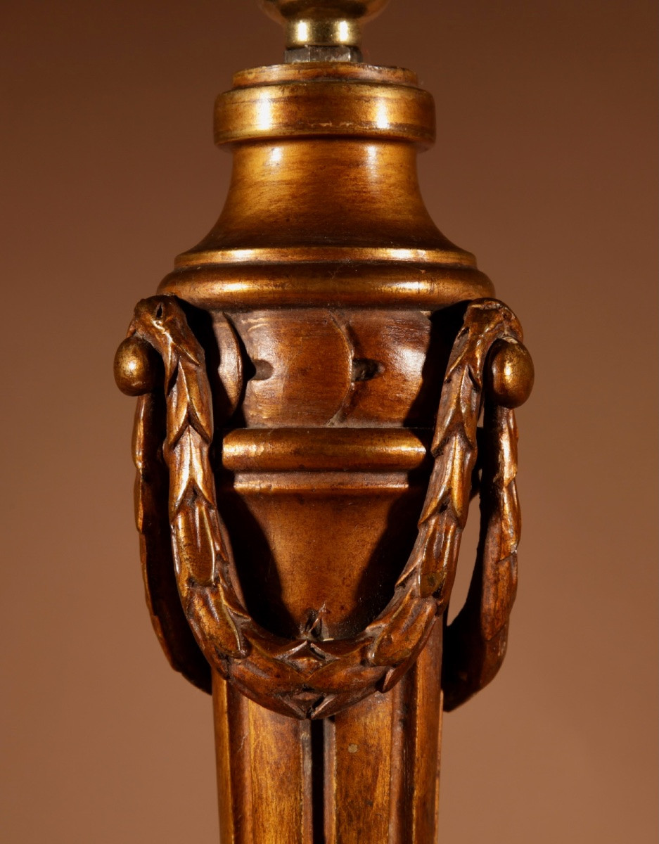 Lampe de table Louise Seize, sculptée et dorée à la feuille, vers 1920. -photo-1