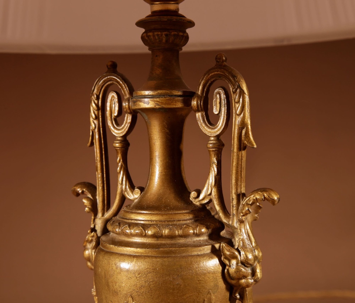  French Louise Seize Style Table Lamp In Gilt Metal, Circa 1900. -photo-1