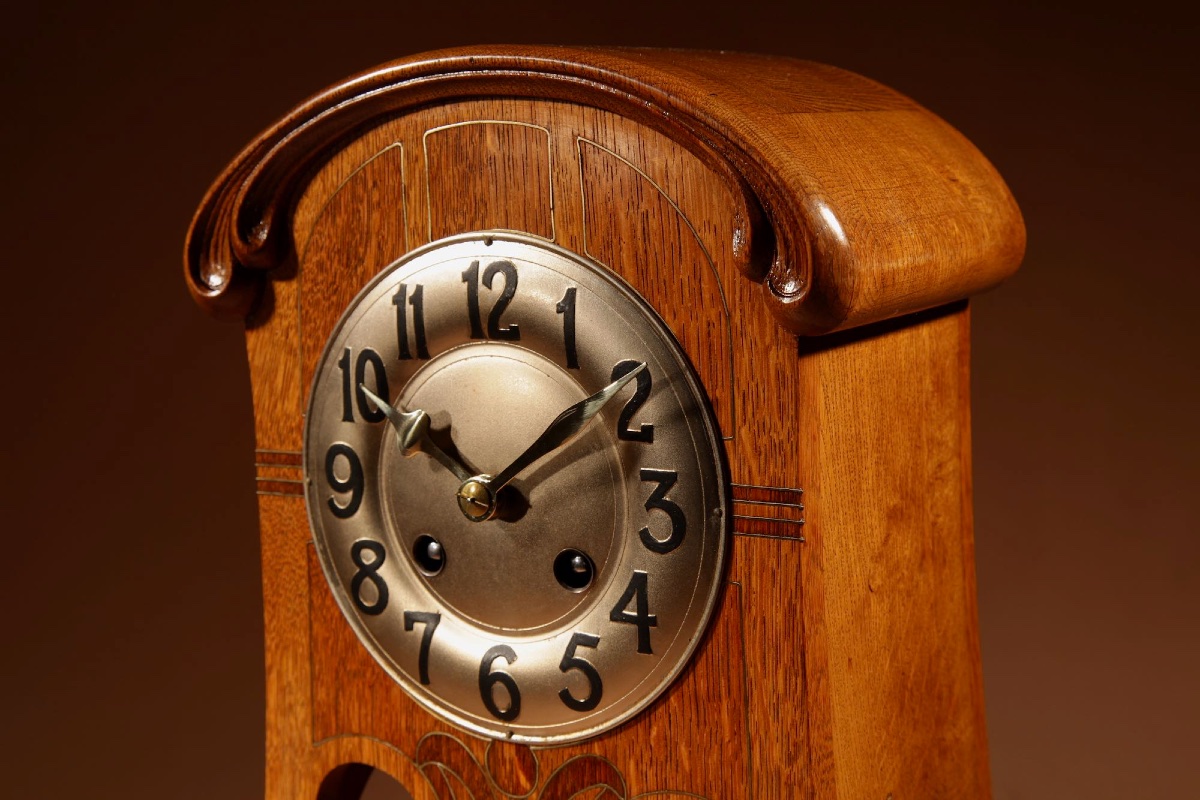 Art Nouveau Very Stylish And Elegant Oak Inlaid Mantel Clock Circa 1900-photo-4