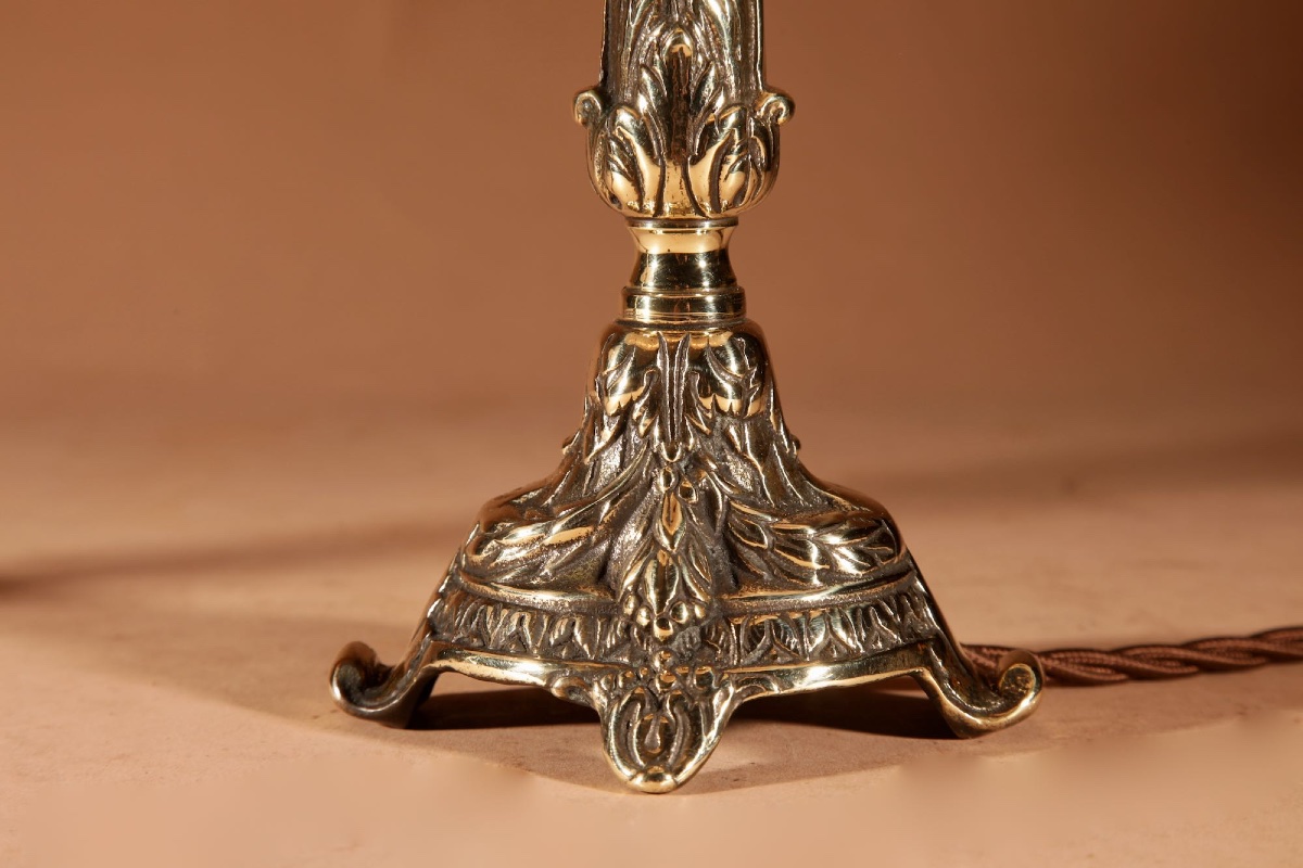  Paire de petites lampes de table en laiton coulé, de style Louis XVI, vers 1900-1920-photo-4
