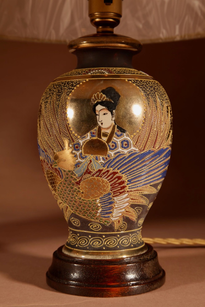 A Pair Of Elegant Small Real Pair Of Japanese Satsuma Table Lamps.-photo-3