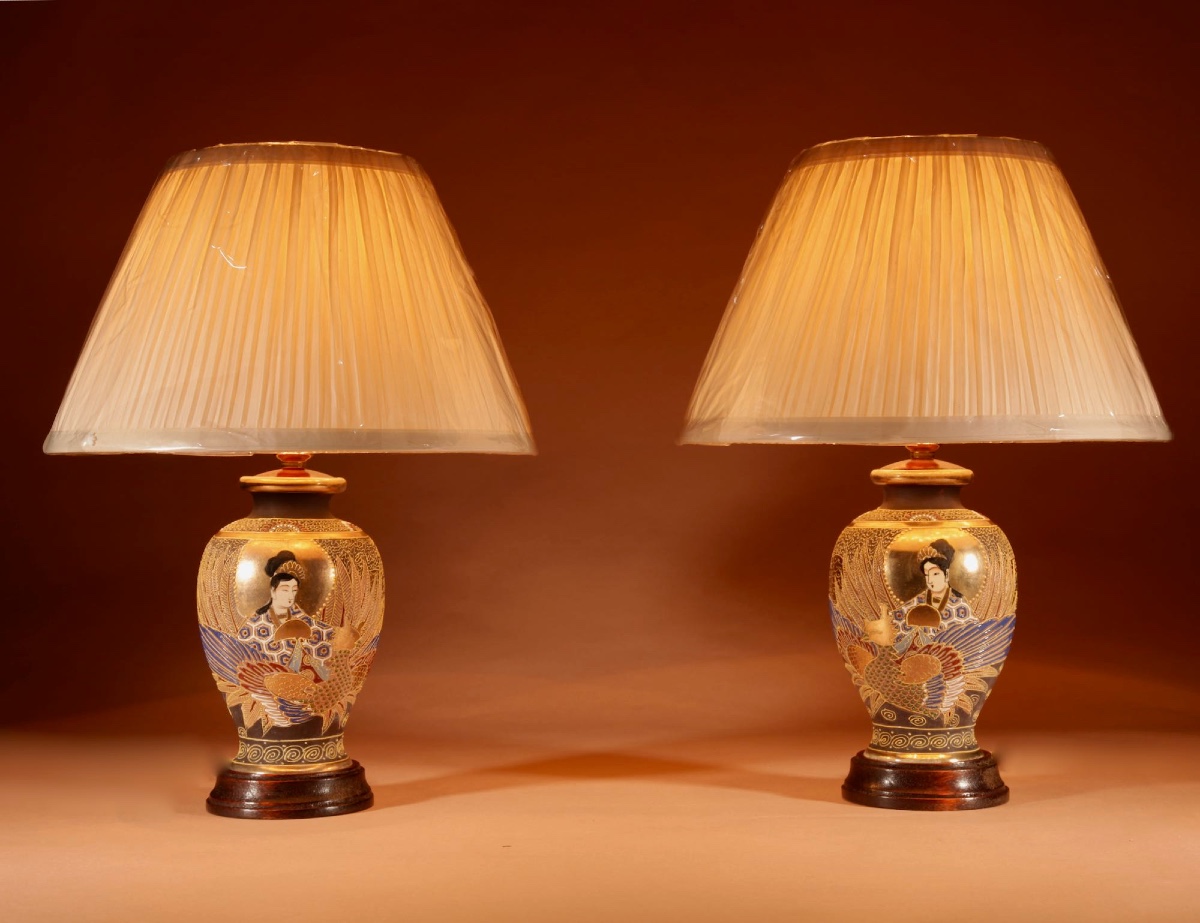 A Pair Of Elegant Small Real Pair Of Japanese Satsuma Table Lamps.
