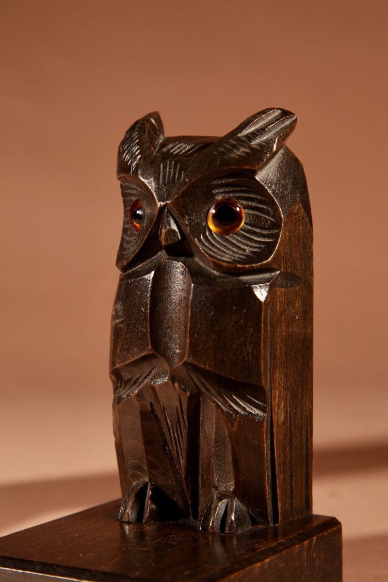  Black Forest Small Amusing Pair Of Owl Carved Bookends/ Letter Stand Circa 1900-20.-photo-1