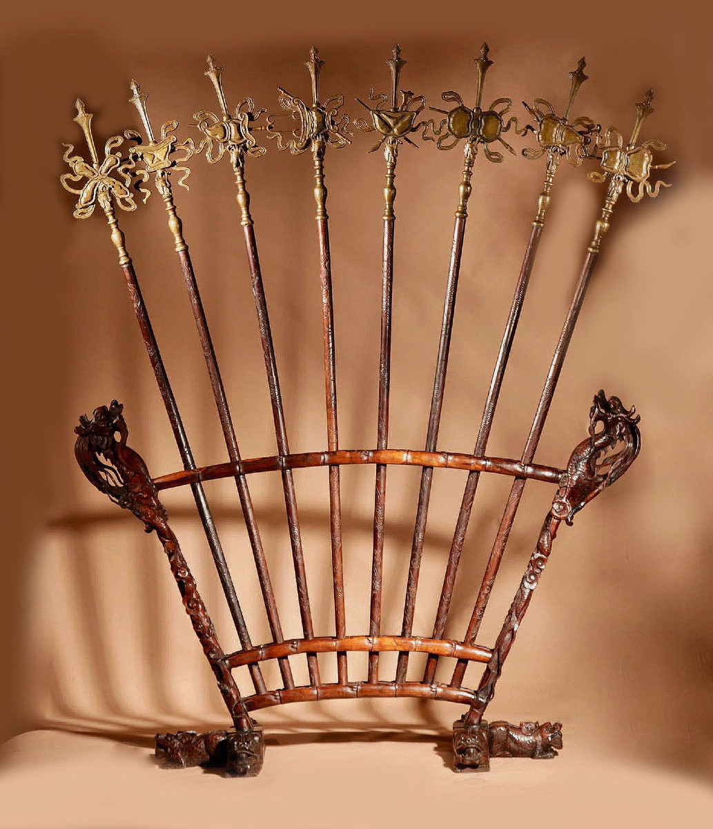  support pour poteaux/hallebardes cérémoniels chinois, Chine vers 1850. 