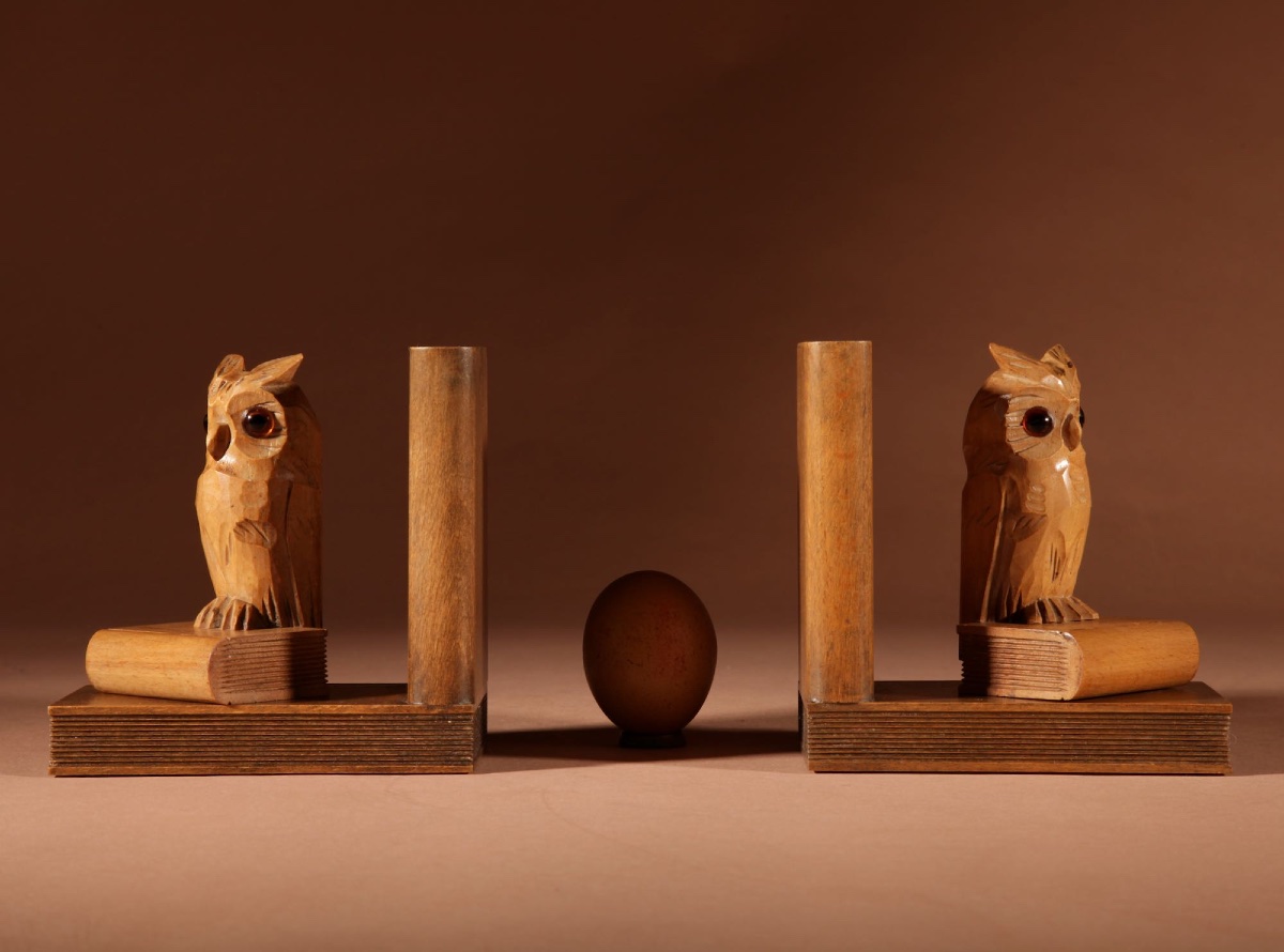  Paire de serre-livres amusants en forme de hibou sculpté, Forêt-Noire, vers 1900-1920.-photo-2