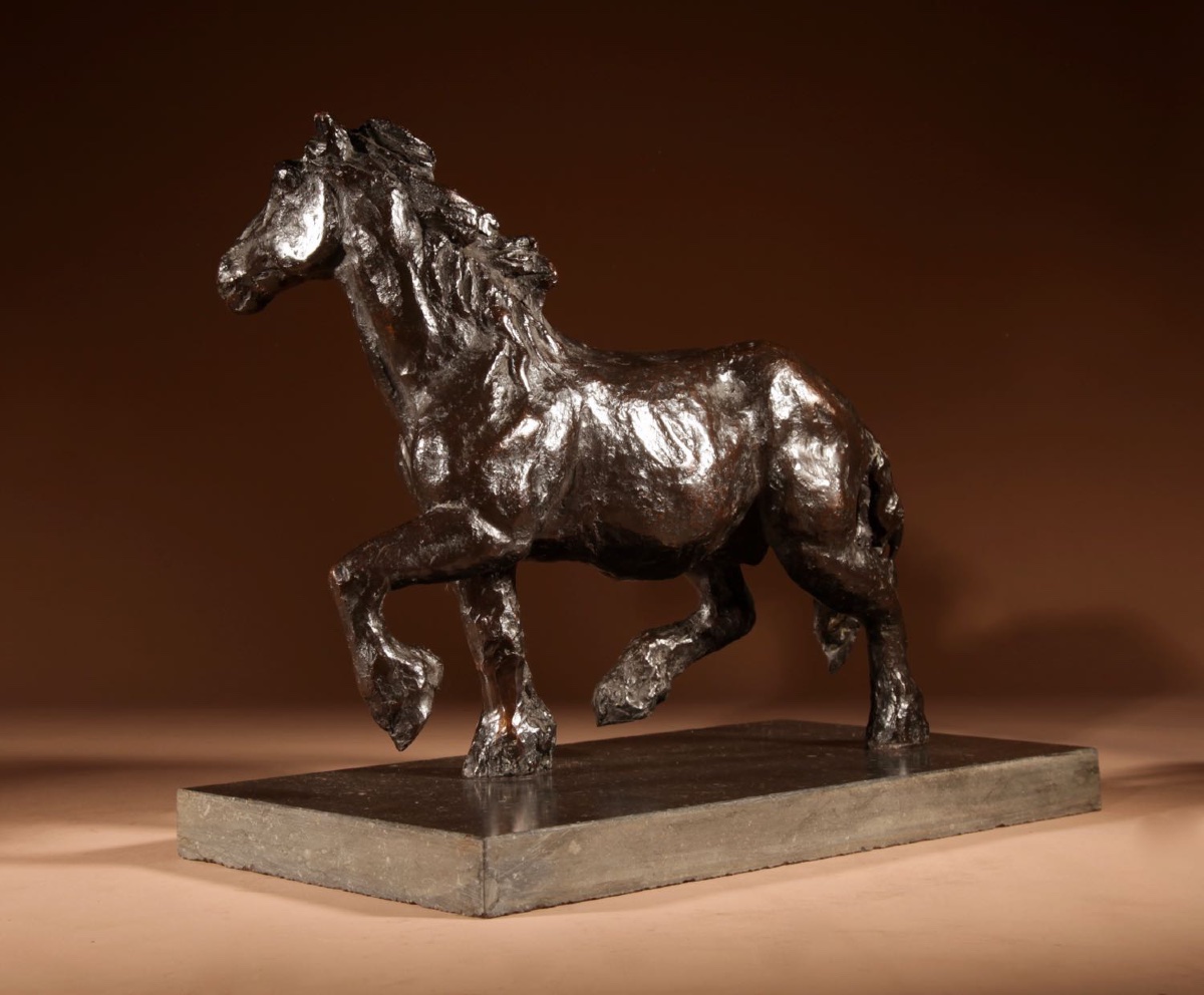 Cheval de trait, puissante sculpture en bronze dans le style de Renée Sintenis (1888-1965).-photo-2