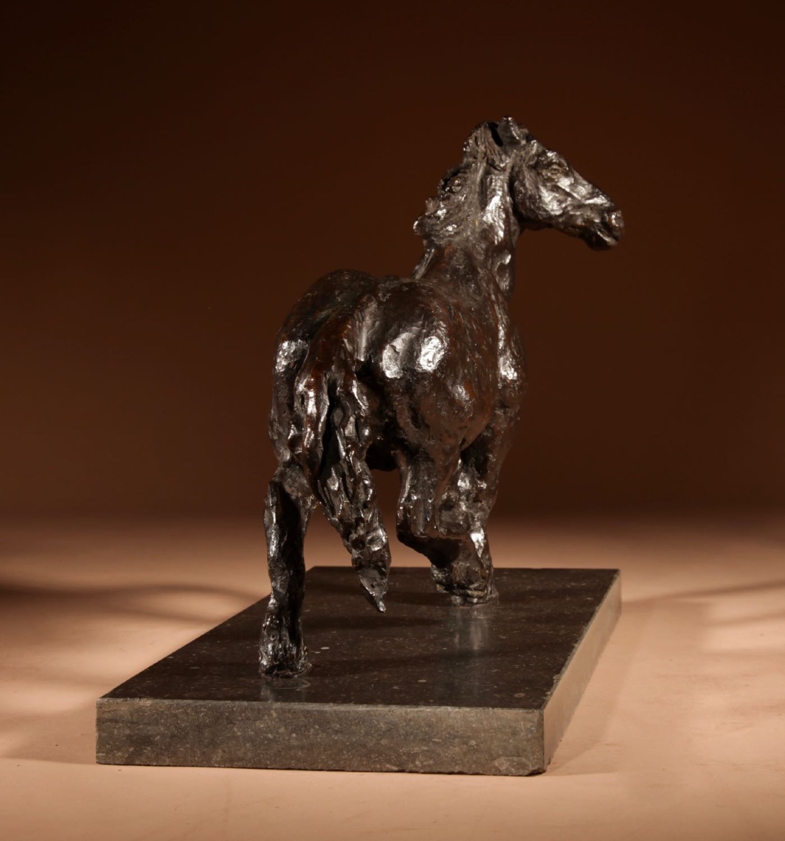 Cheval de trait, puissante sculpture en bronze dans le style de Renée Sintenis (1888-1965).-photo-4